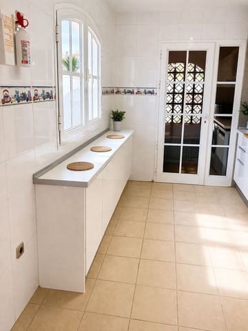 4 sypialnia Willa na sprzedaż w Caleta de Fuste, Antigua z basenem garażem - 510 000 € (Ref: 9542173)