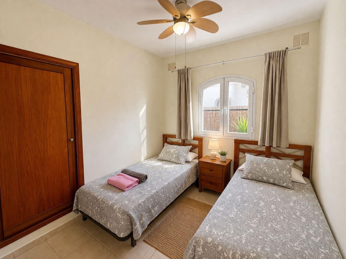 4 bedroom Villa for sale in Caleta de Fuste with pool garage - € 510,000 (Ref: 9542173)