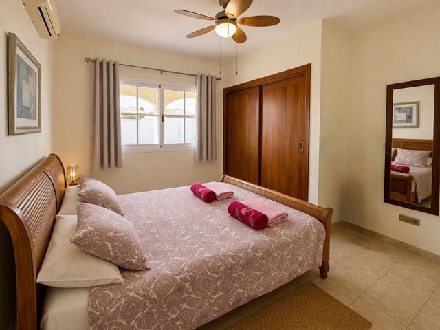 4 quarto Moradia para venda em Caleta de Fuste, Antigua com piscina garagem - 510 000 € (Ref: 9542173)