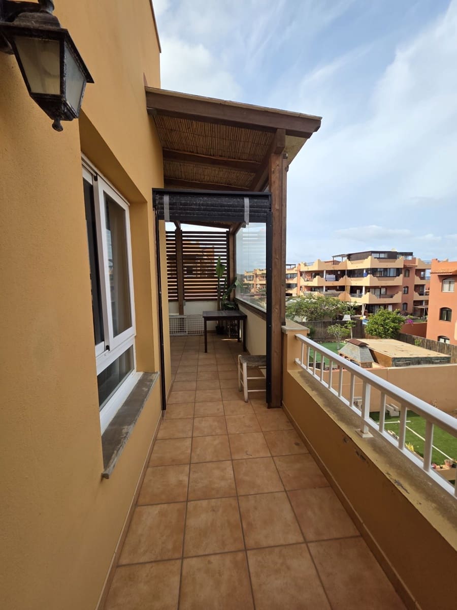 2 slaapkamer Flat te koop in Corralejo met zwembad garage - € 298.000 (Ref: 9547639)