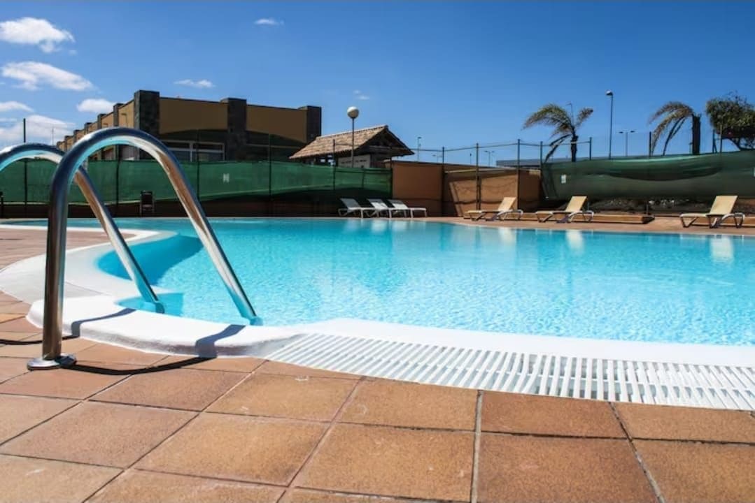 2 slaapkamer Flat te koop in Corralejo met zwembad garage - € 298.000 (Ref: 9547639)