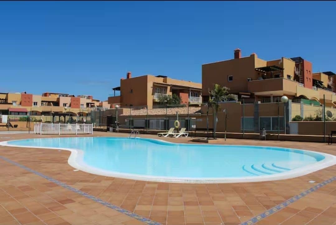 2 slaapkamer Flat te koop in Corralejo met zwembad garage - € 298.000 (Ref: 9547639)