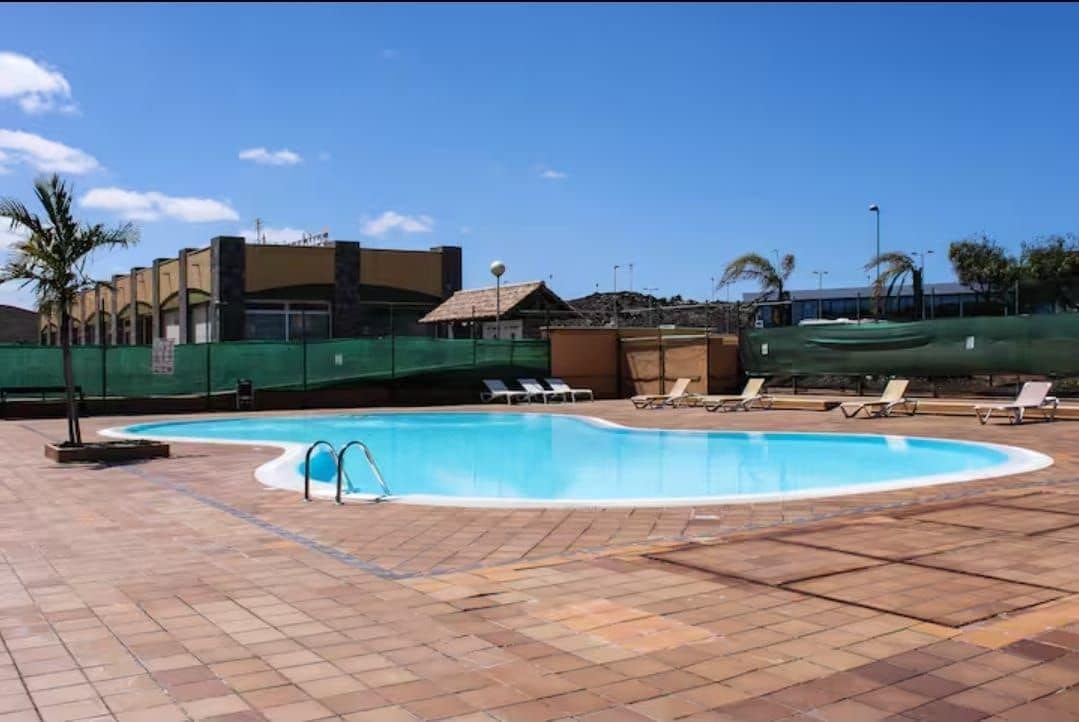 2 slaapkamer Flat te koop in Corralejo met zwembad garage - € 298.000 (Ref: 9547639)