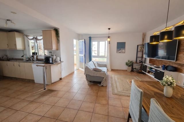 2 slaapkamer Flat te koop in Corralejo, La Oliva met zwembad garage - € 298.000 (Ref: 9547639)