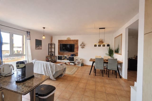 2 slaapkamer Flat te koop in Corralejo, La Oliva met zwembad garage - € 298.000 (Ref: 9547639)