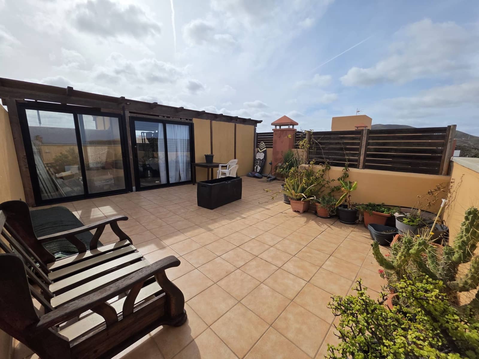 2 slaapkamer Flat te koop in Corralejo met zwembad garage - € 298.000 (Ref: 9547639)