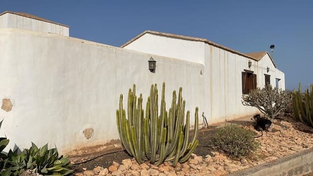 3 Zimmer Finca/Landgut zu verkaufen in Tuineje mit Pool - 469.000 € (Ref: 9554576)