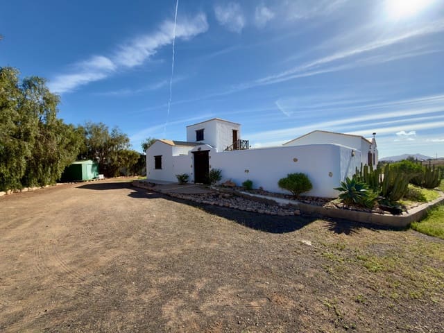 3 sypialnia Finka/Dom wiejski na sprzedaż w Tuineje z basenem - 469 000 € (Ref: 9554576)