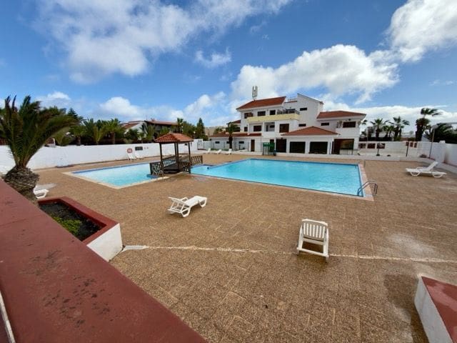 2 slaapkamer Huis te koop in Parque Holandes met zwembad - € 210.000 (Ref: 9554578)