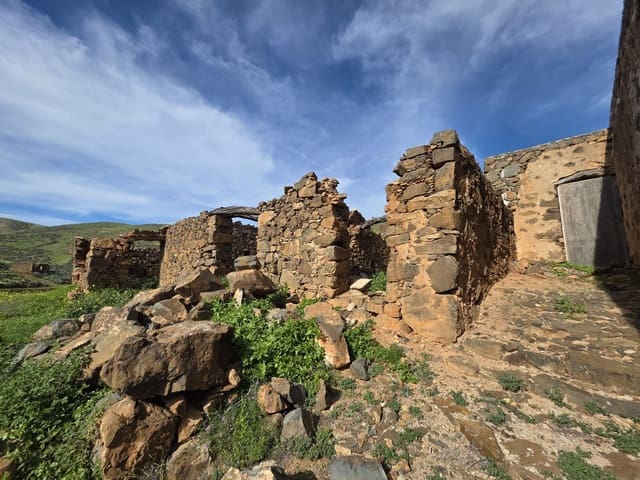 3 sypialnia Finka/Dom wiejski na sprzedaż w Antigua - 320 000 € (Ref: 9560925)