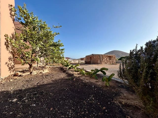 4 soveværelse Finca/Landehus til salg i Tuineje - € 425.000 (Ref: 9560926)