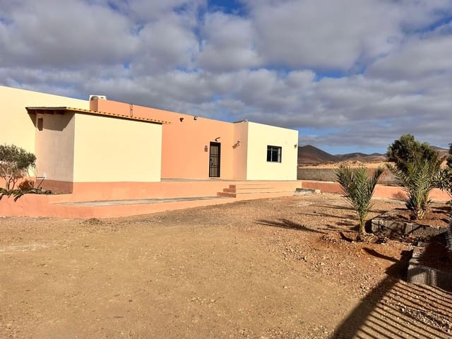 4 soveværelse Finca/Landehus til salg i Tuineje - € 425.000 (Ref: 9560926)