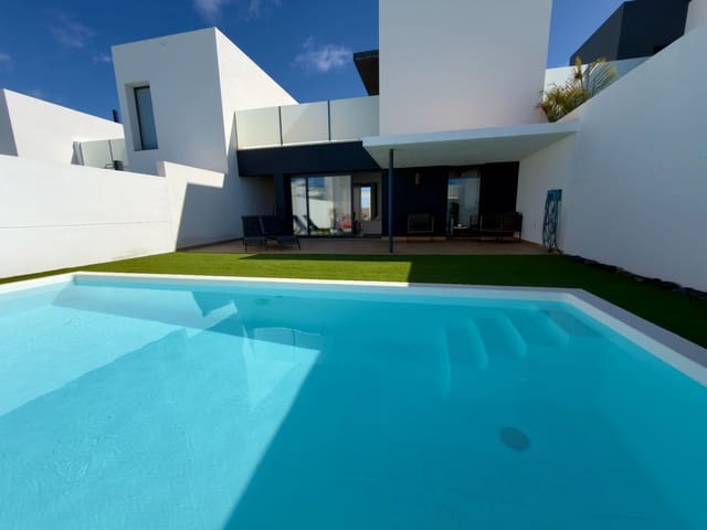 3 soverom Villa til salgs i La Oliva med svømmebasseng - € 445 000 (Ref: 9570678)