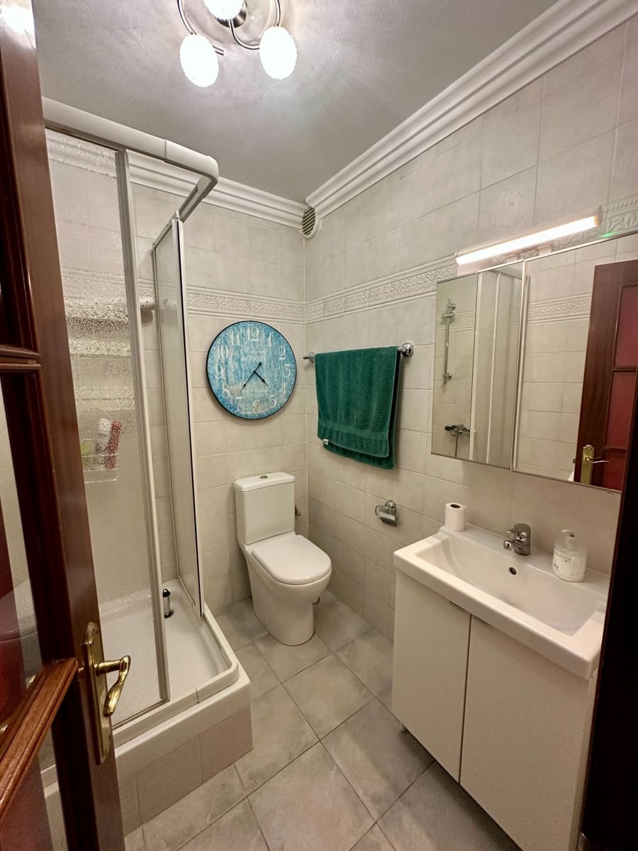 4 makuuhuone Huvila myytävänä paikassa Caleta de Fuste mukana uima-altaan 
autotalli - 950 000 € (Ref: 9573975)