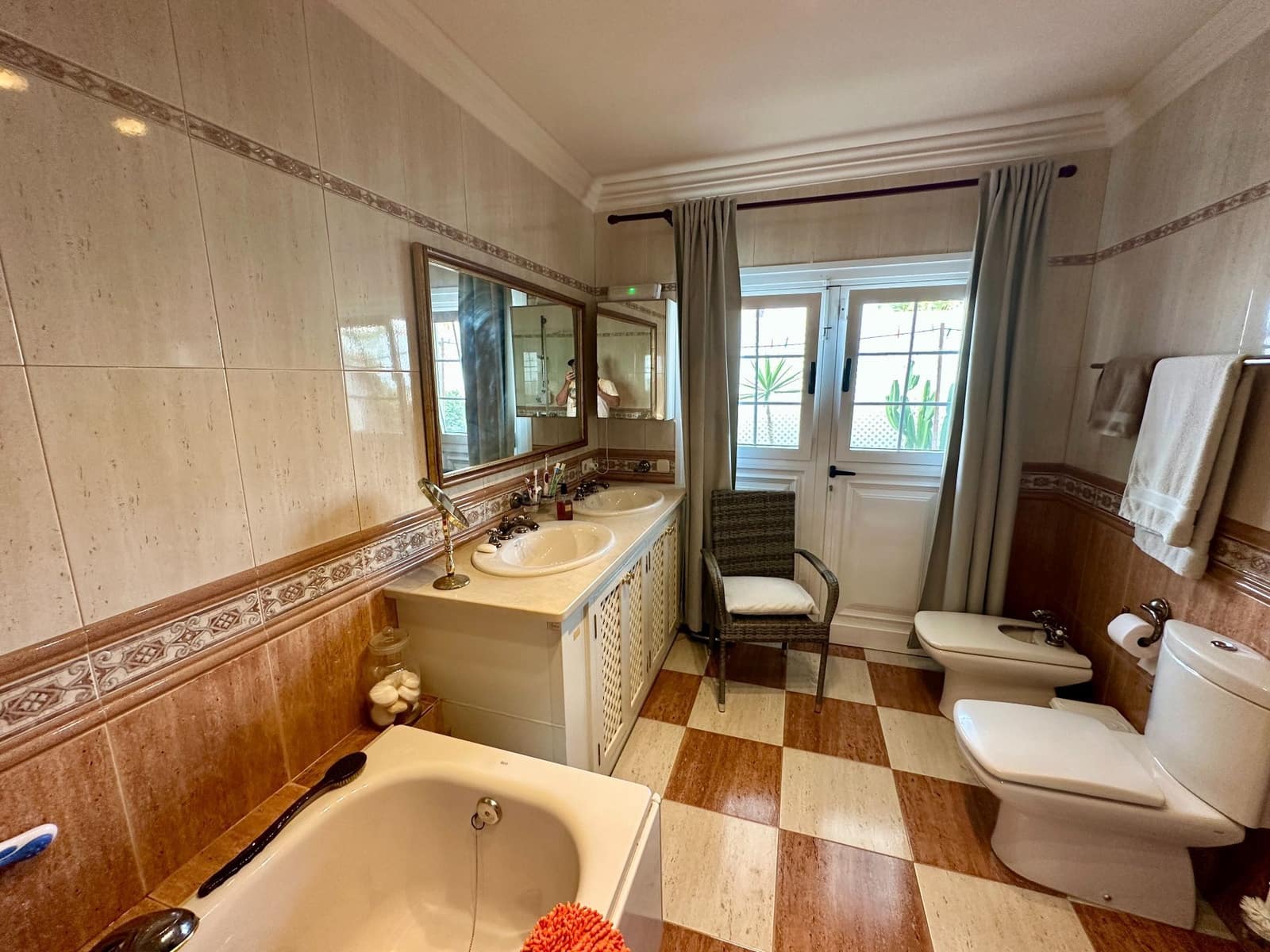 4 makuuhuone Huvila myytävänä paikassa Caleta de Fuste mukana uima-altaan 
autotalli - 950 000 € (Ref: 9573975)