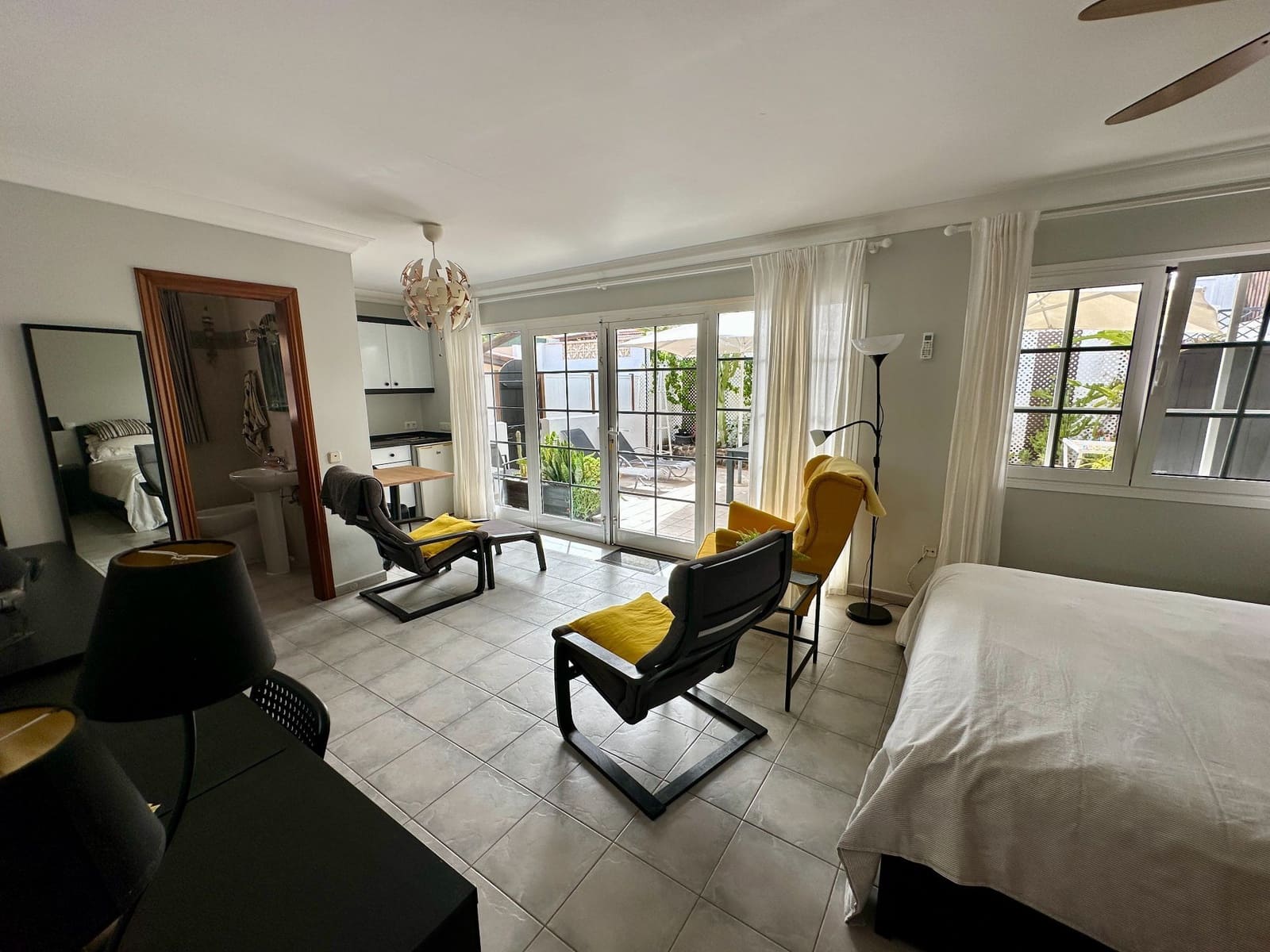 4 makuuhuone Huvila myytävänä paikassa Caleta de Fuste mukana uima-altaan 
autotalli - 950 000 € (Ref: 9573975)