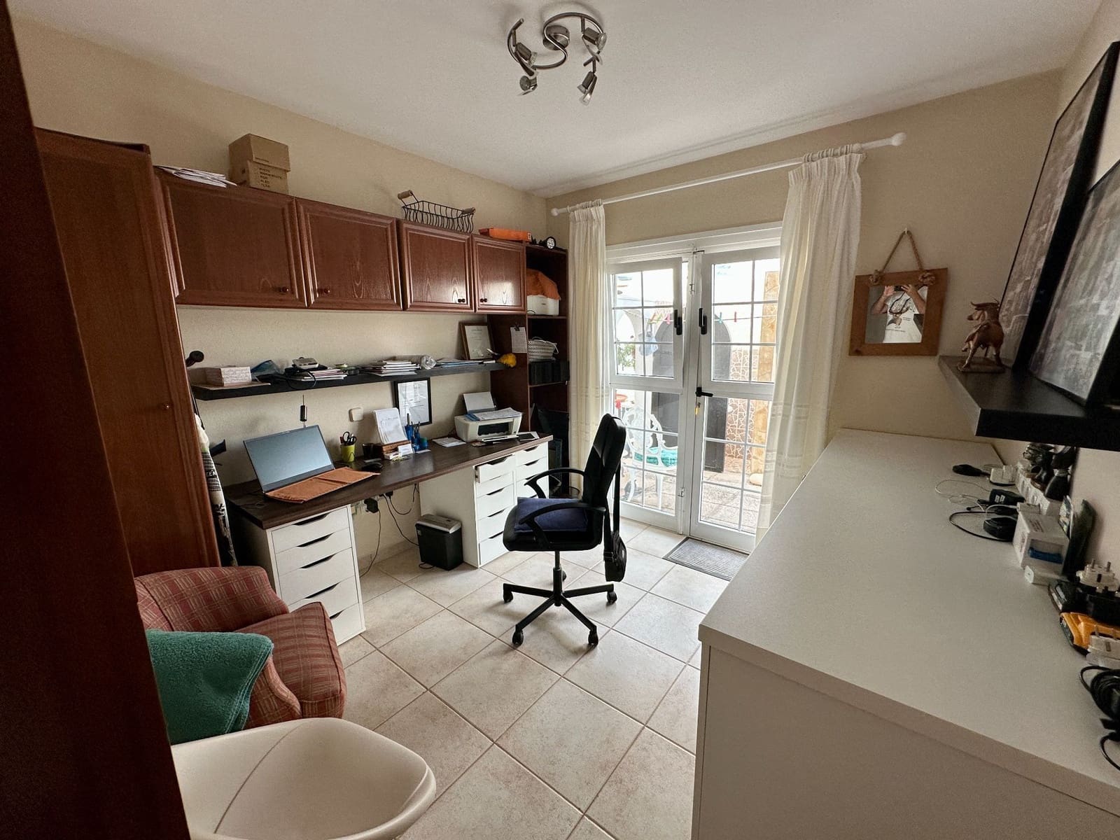 4 makuuhuone Huvila myytävänä paikassa Caleta de Fuste mukana uima-altaan 
autotalli - 950 000 € (Ref: 9573975)