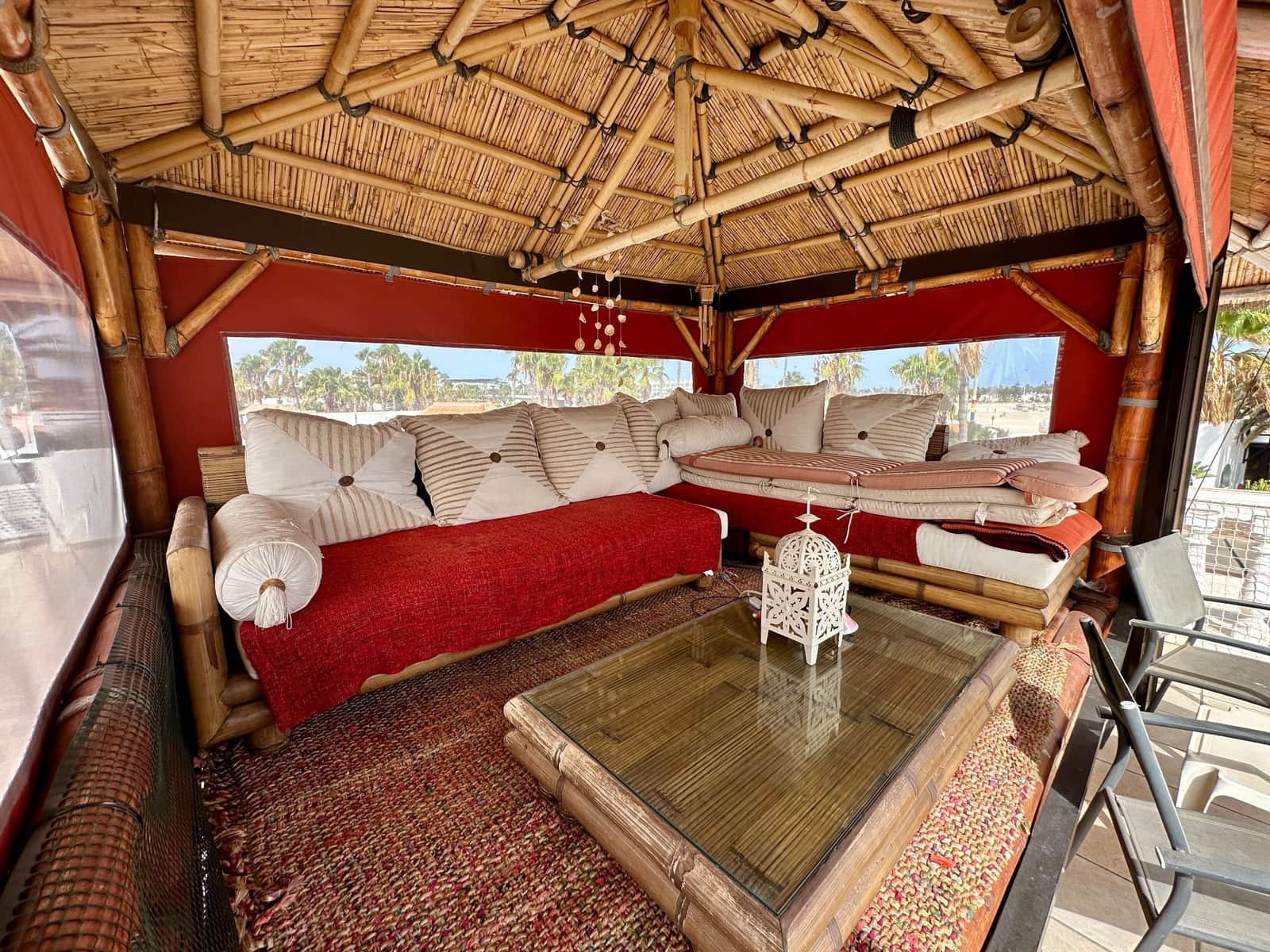 4 makuuhuone Huvila myytävänä paikassa Caleta de Fuste mukana uima-altaan 
autotalli - 950 000 € (Ref: 9573975)