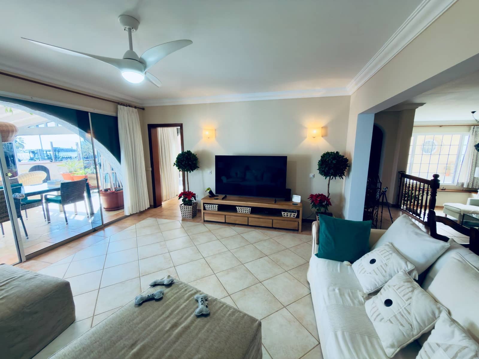 4 Zimmer Villa zu verkaufen in Caleta de Fuste mit Pool Garage - 890.000 € (Ref: 9573975)