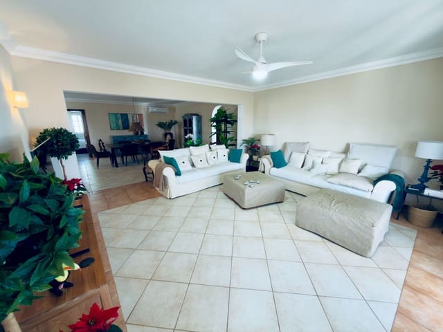 4 chambre Villa/Maison à vendre à Caleta de Fuste, Antigua avec piscine garage - 890 000 € (Ref: 9573975)