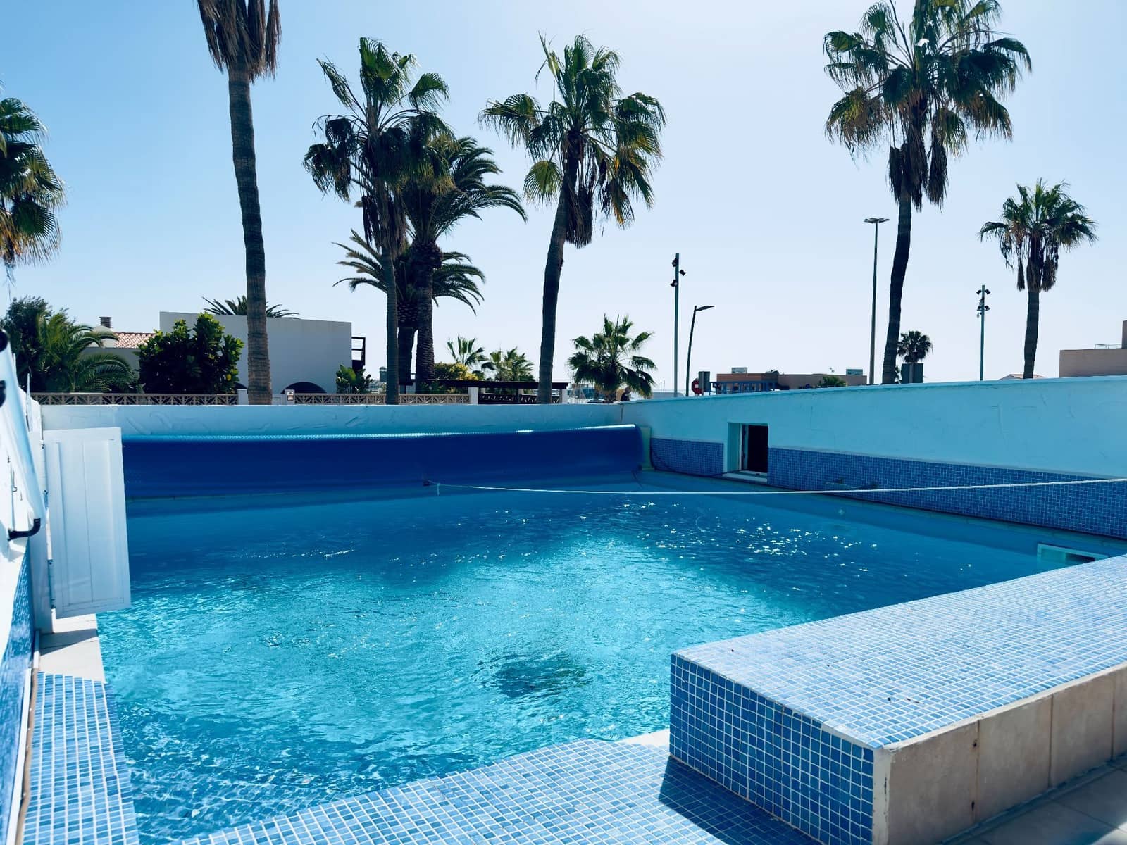 4 Zimmer Villa zu verkaufen in Caleta de Fuste mit Pool Garage - 890.000 € (Ref: 9573975)