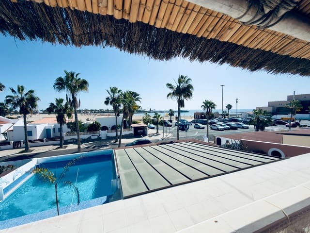 4 quarto Moradia para venda em Caleta de Fuste, Antigua com piscina garagem - 950 000 € (Ref: 9573975)