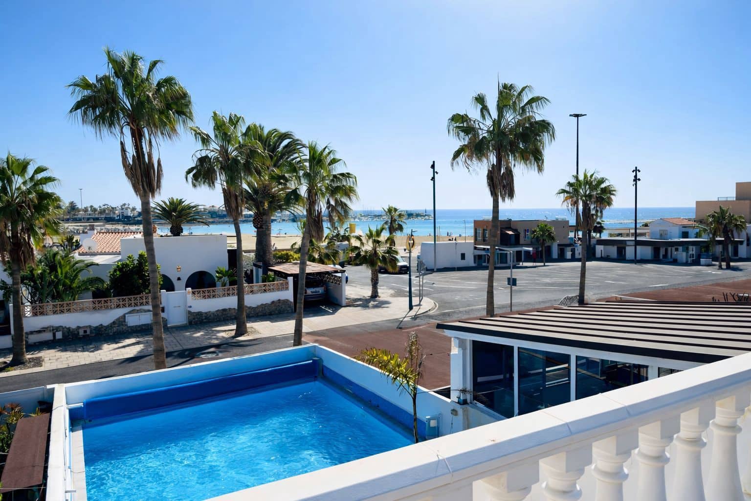 4 Zimmer Villa zu verkaufen in Caleta de Fuste mit Pool Garage - 890.000 € (Ref: 9573975)