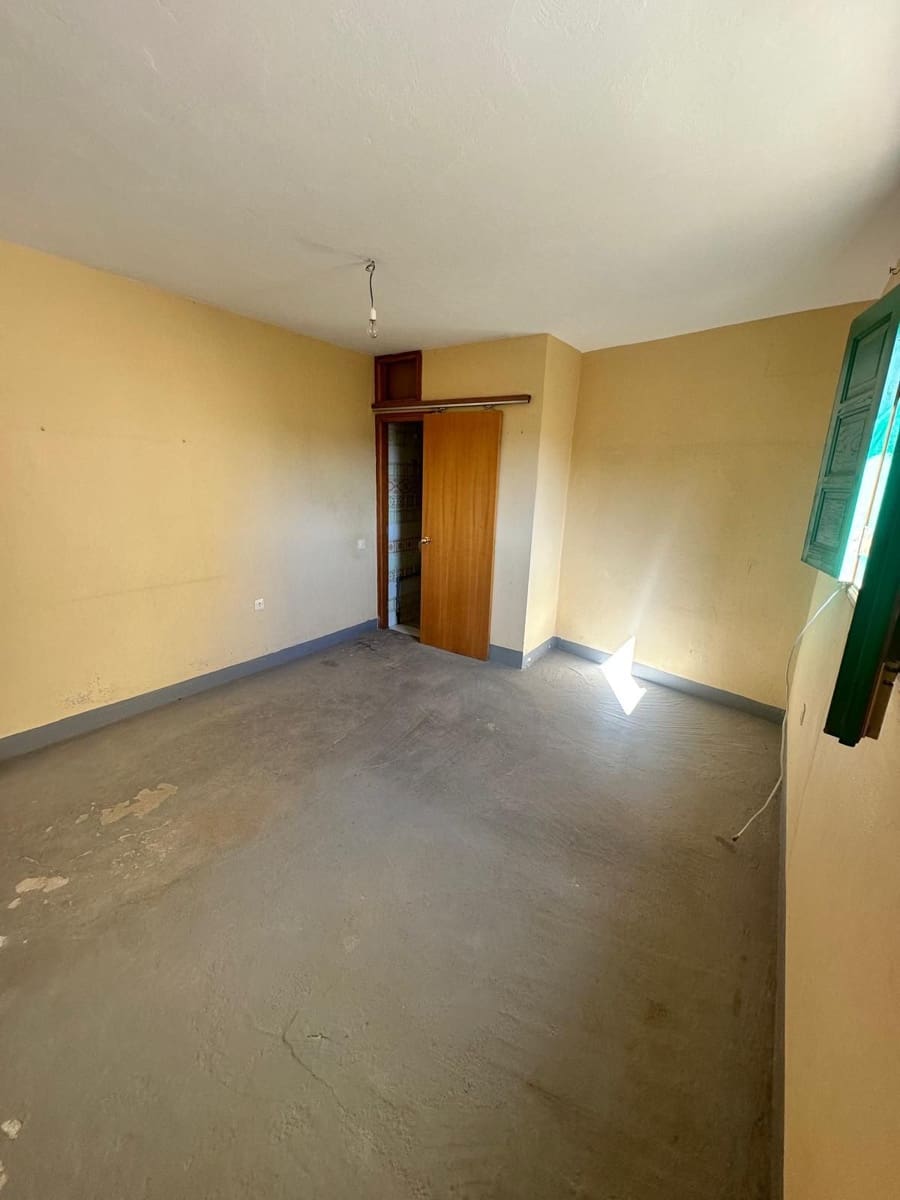 2 bedroom Commercial for sale in Valles de Ortega with garage - € 115,000 (Ref: 9590732)