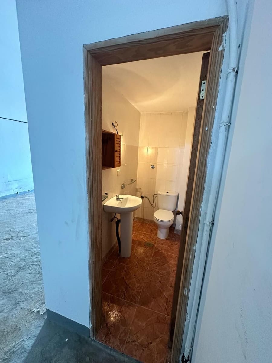 2 bedroom Commercial for sale in Valles de Ortega with garage - € 115,000 (Ref: 9590732)