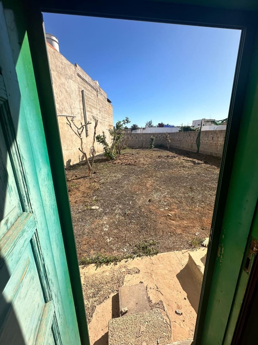 2 bedroom Commercial for sale in Valles de Ortega with garage - € 115,000 (Ref: 9590732)