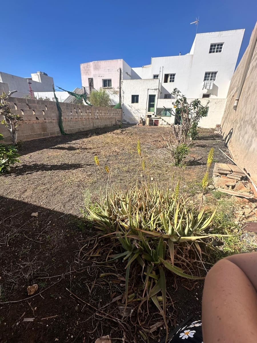 2 bedroom Commercial for sale in Valles de Ortega with garage - € 115,000 (Ref: 9590732)