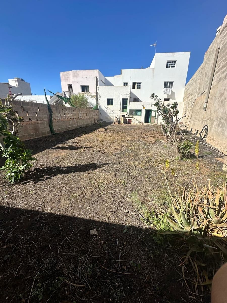 2 bedroom Commercial for sale in Valles de Ortega with garage - € 115,000 (Ref: 9590732)