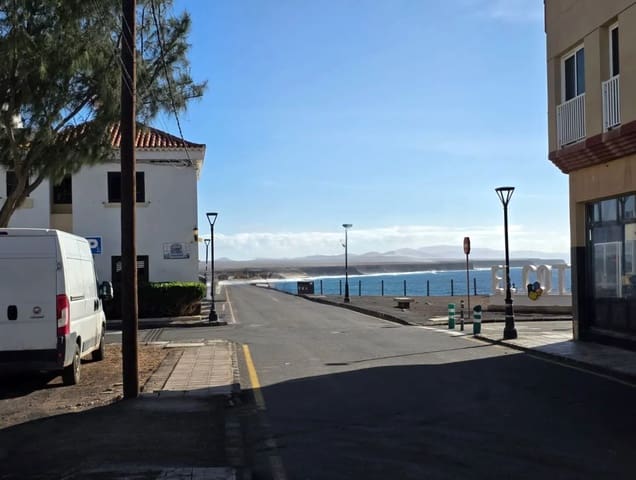 Piso de 2 habitaciones en El Cotillo, La Oliva en venta - 179.000 € (Ref: 9601035)