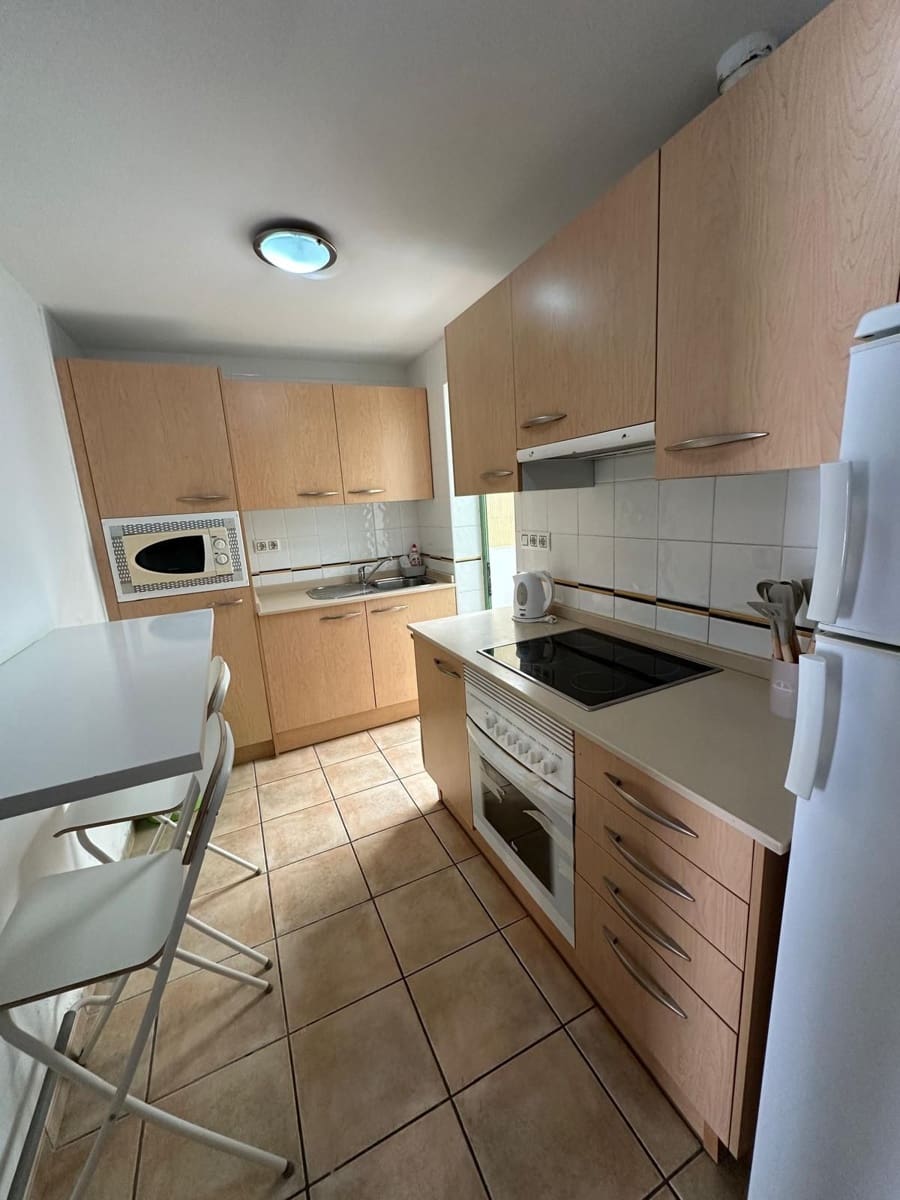 2 soveværelse Lejlighed til salg i Caleta de Fuste med swimmingpool - € 190.000 (Ref: 9618976)