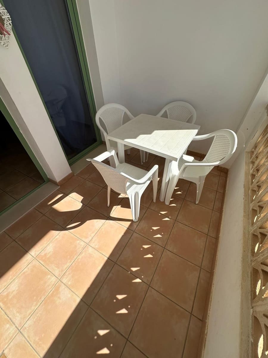 2 soveværelse Lejlighed til salg i Caleta de Fuste med swimmingpool - € 190.000 (Ref: 9618976)