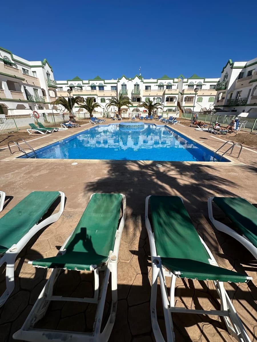 2 soveværelse Lejlighed til salg i Caleta de Fuste med swimmingpool - € 190.000 (Ref: 9618976)