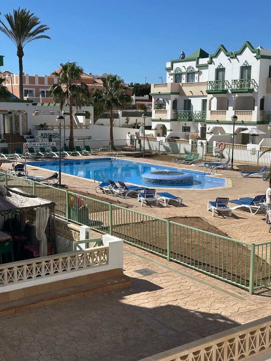 2 soveværelse Lejlighed til salg i Caleta de Fuste med swimmingpool - € 190.000 (Ref: 9618976)