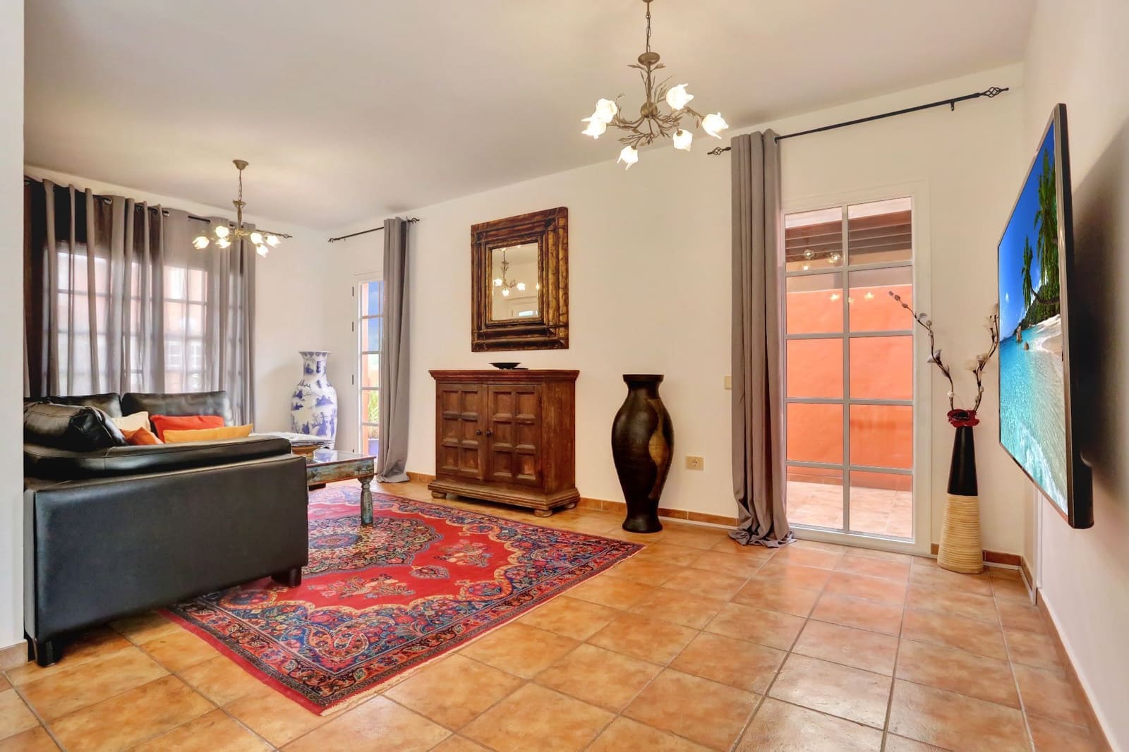 3 soverom Villa til salgs i Parque Holandes med svømmebasseng garasje - € 450 000 (Ref: 9636471)