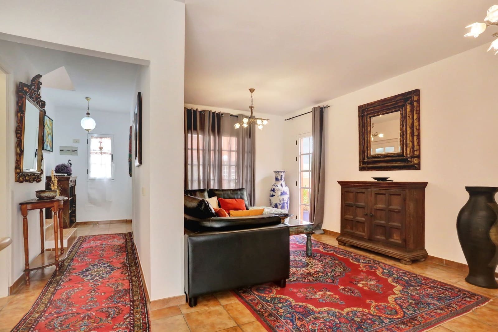 3 soverom Villa til salgs i Parque Holandes med svømmebasseng garasje - € 450 000 (Ref: 9636471)