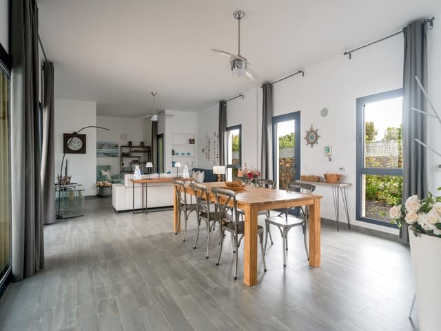 3 soveværelse Villa til salg i Lajares, La Oliva med swimmingpool garage - € 1.600.000 (Ref: 9643783)