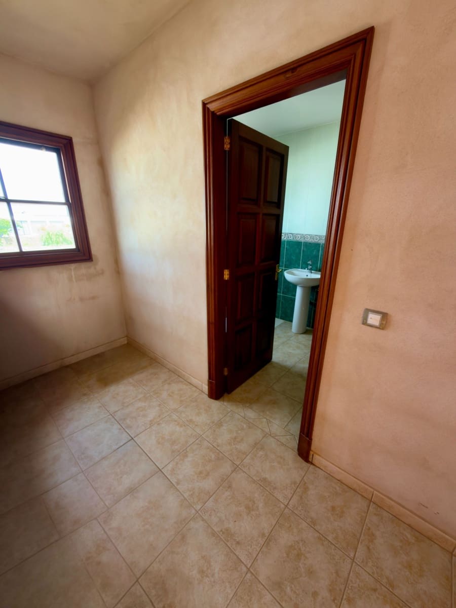 8 soveværelse Villa til salg i El Cotillo med garage - € 800.000 (Ref: 9658359)