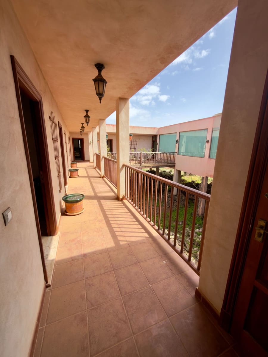 8 soveværelse Villa til salg i El Cotillo med garage - € 800.000 (Ref: 9658359)