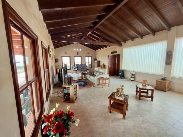 8 soveværelse Villa til salg i El Cotillo, La Oliva med garage - € 800.000 (Ref: 9658359)