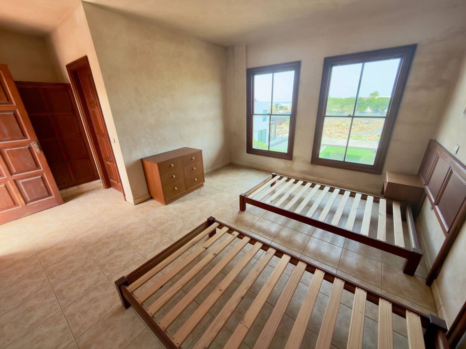 8 soveværelse Villa til salg i El Cotillo med garage - € 800.000 (Ref: 9658359)