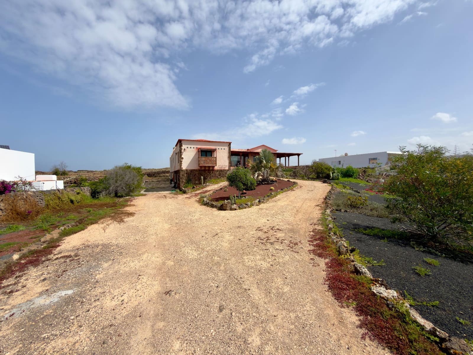 8 soveværelse Villa til salg i El Cotillo med garage - € 800.000 (Ref: 9658359)