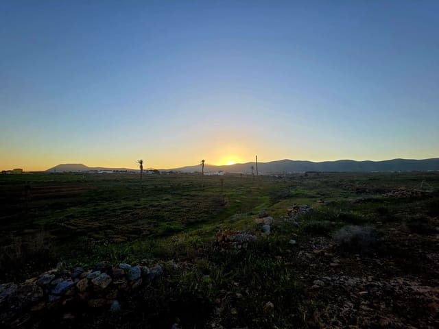 Finca/Maison de Campagne à vendre à Antigua - 95 000 € (Ref: 9669998)