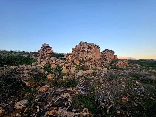 Finca/Maison de Campagne à vendre à Antigua - 95 000 € (Ref: 9669998)