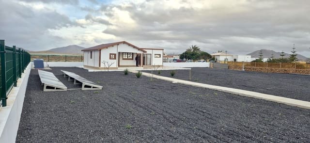 2 Zimmer Doppelhaus zu verkaufen in Antigua - 230.000 € (Ref: 9704545)