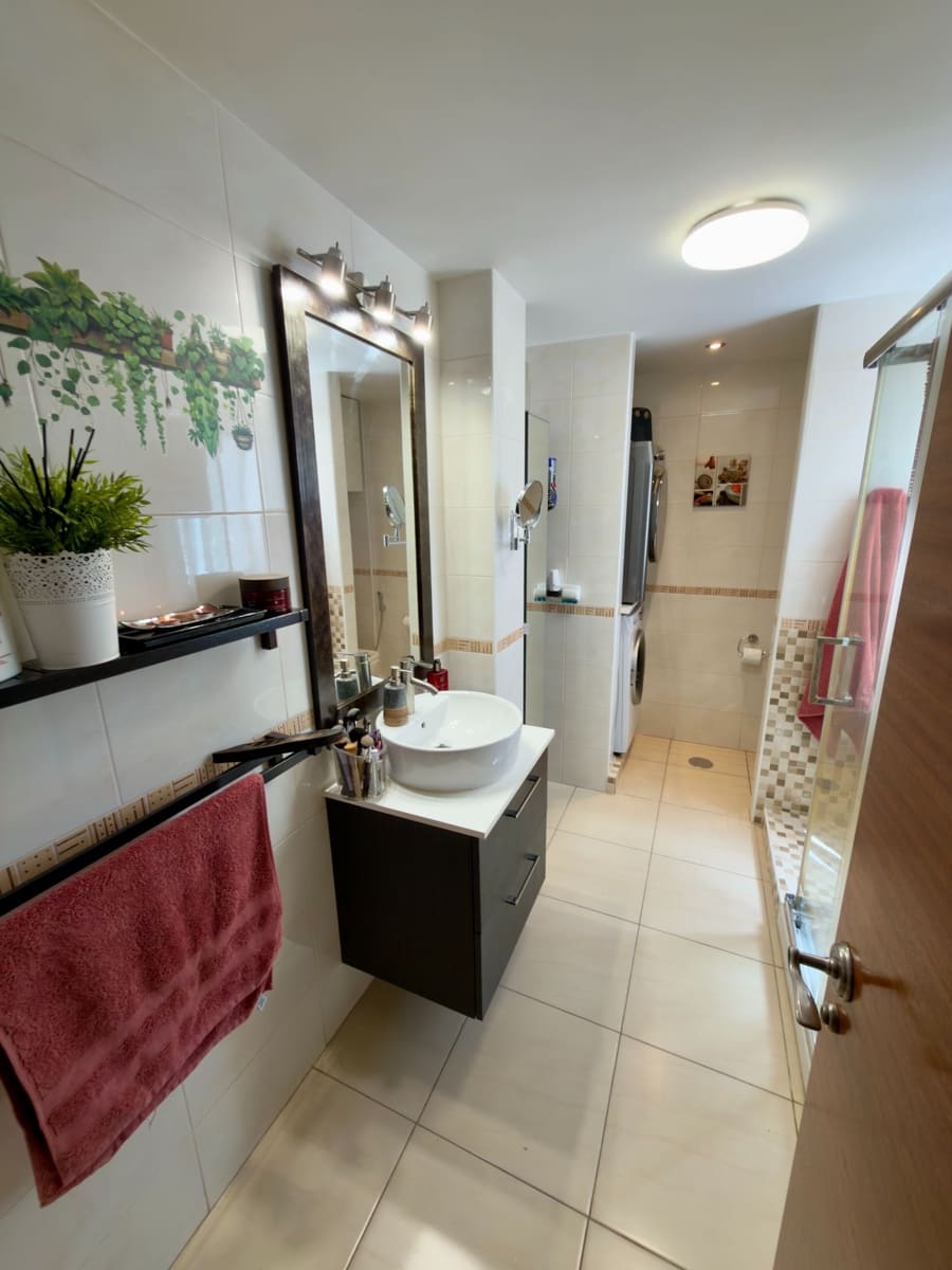 2 bedroom Flat for sale in Puerto del Rosario with garage - € 185,000 (Ref: 9711115)