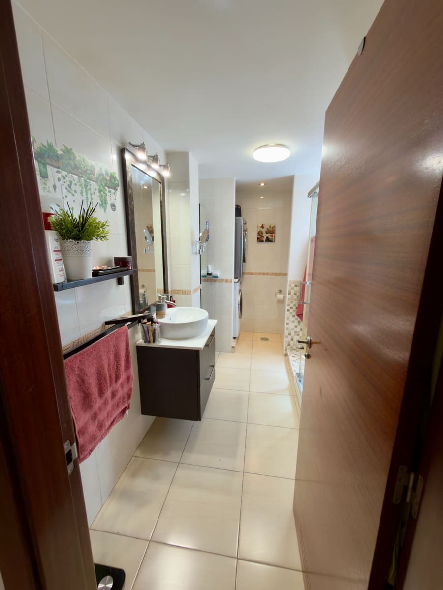 2 bedroom Flat for sale in Puerto del Rosario with garage - € 185,000 (Ref: 9711115)